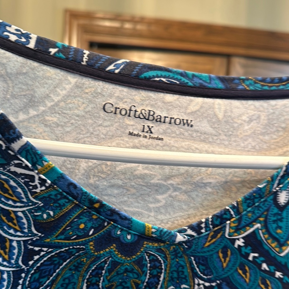 Croft & Barrow Women's Blue Paisley Top - Picture 3 of 4